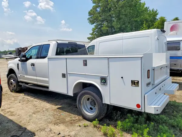1FD8X3HT0KED73779 2019 FORD F350 - Image 2