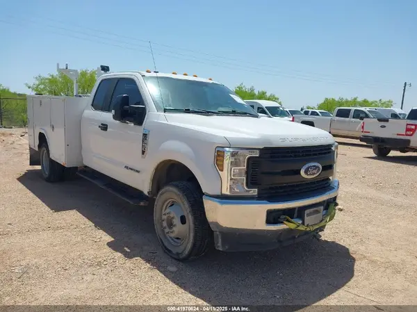 1FD8X3HTXKEG72616 2019 FORD F350 - Image 1