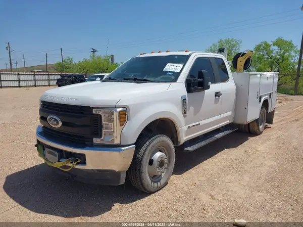 1FD8X3HTXKEG72616 2019 FORD F350 - Image 2