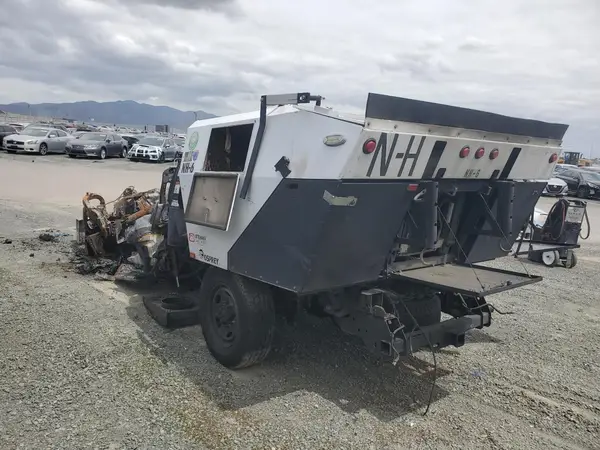 1FDBF2A62KED77257 2019 FORD F250 - Image 2