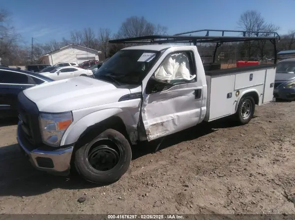 1FDBF2A63GED32223 2016 FORD F250 - Image 2