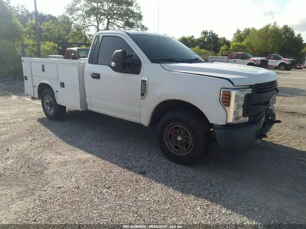 1FDBF2A65JEC47942 2018 FORD F250 - Image 1