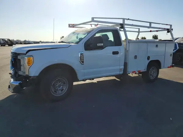 1FDBF2A67HEB30826 2017 FORD F250 - Image 1