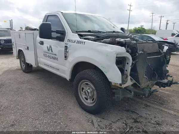 1FDBF2A68HEF24075 2017 FORD F250 - Image 1