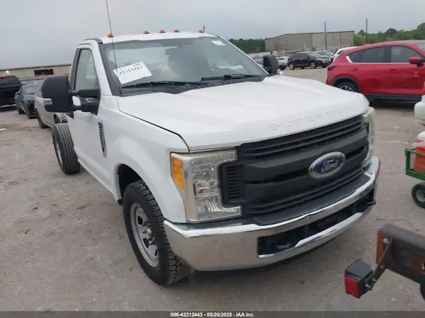 1FDRF3E67HEE28260 2017 FORD F350 - Image 1