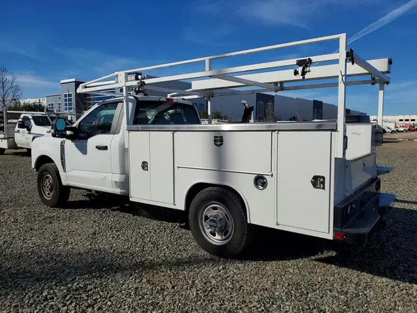 1FDRF3EN6REE09692 2024 FORD F350 - Image 2