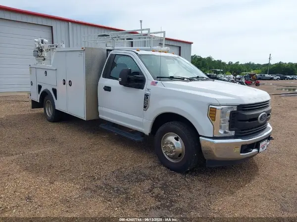 1FDRF3G61KEC47465 2019 FORD F350 - Image 1