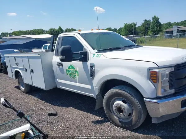 1FDRF3G62JEB52993 2018 FORD F350 - Image 1