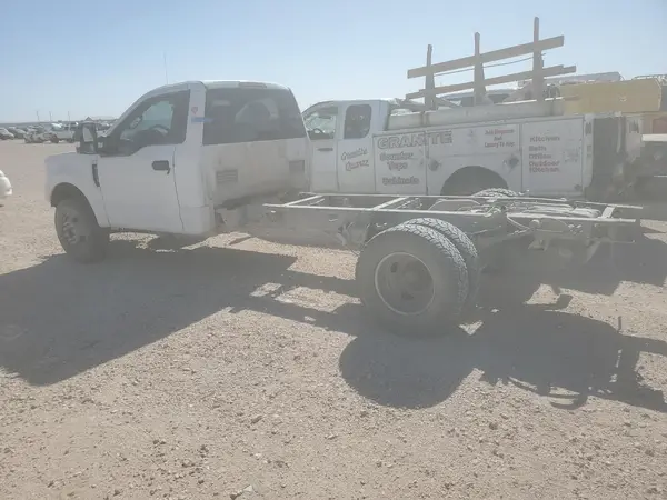 1FDRF3G62JEC82465 2018 FORD F350 - Image 2