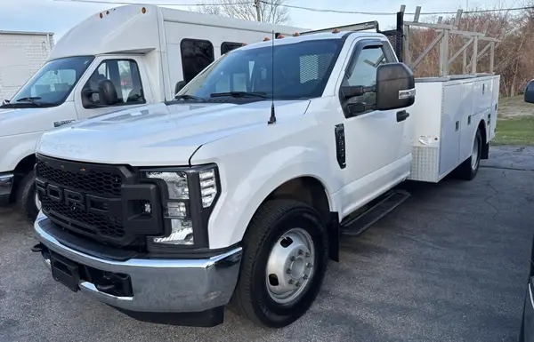 1FDRF3G62KEC48379 2019 FORD F350 - Image 2