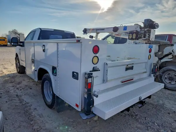1FDRF3GT3HEF00820 2017 FORD F350 - Image 2