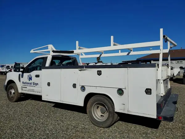 1FDRF3GTXKEG81180 2019 FORD F350 - Image 2