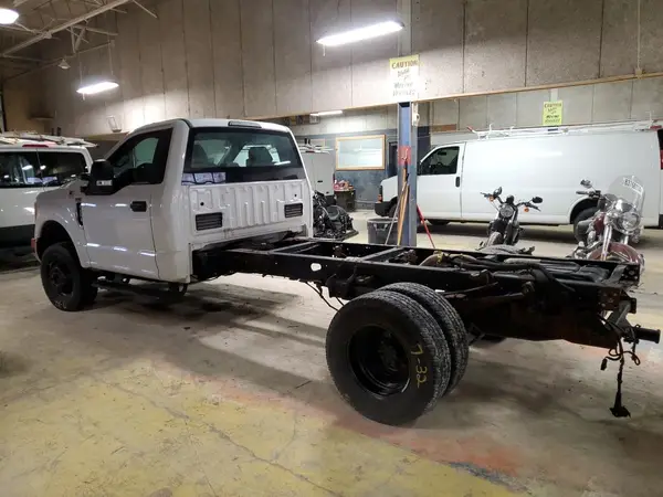1FDRF3H67HEE29209 2017 FORD F350 - Image 2