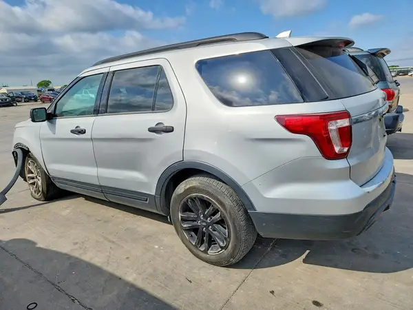 1FM5K7B80HGD11440 2017 FORD EXPLORER - Image 2