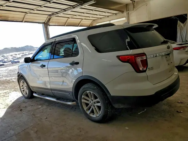 1FM5K7B82HGE18473 2017 FORD EXPLORER - Image 2
