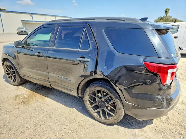 1FM5K7B84HGD54100 2017 FORD EXPLORER - Image 2