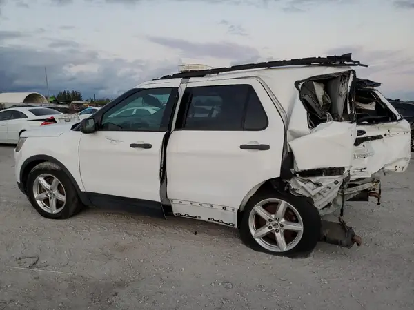 1FM5K7B8XJGC63953 2018 FORD EXPLORER - Image 2
