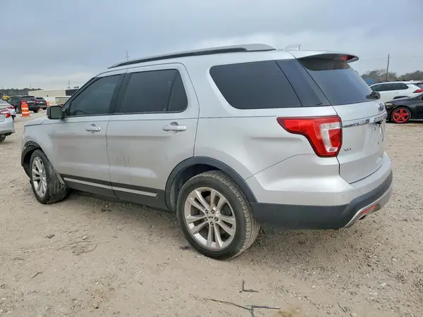 1FM5K7D80HGB52612 2017 FORD EXPLORER - Image 2
