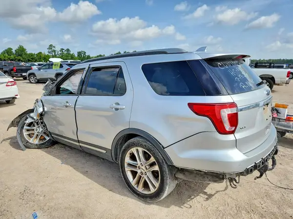 1FM5K7D80HGB62461 2017 FORD EXPLORER - Image 2