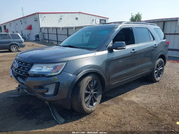 1FM5K7D80HGB70821 2017 FORD EXPLORER - Image 2