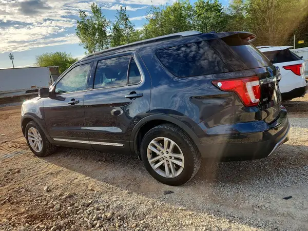 1FM5K7D80HGB89885 2017 FORD EXPLORER - Image 2