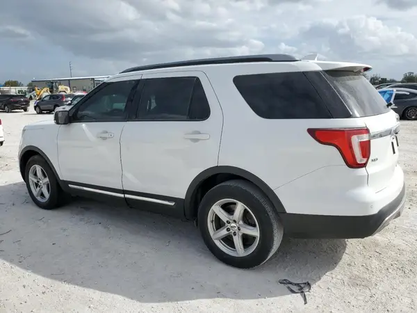 1FM5K7D80HGD34715 2017 FORD EXPLORER - Image 2