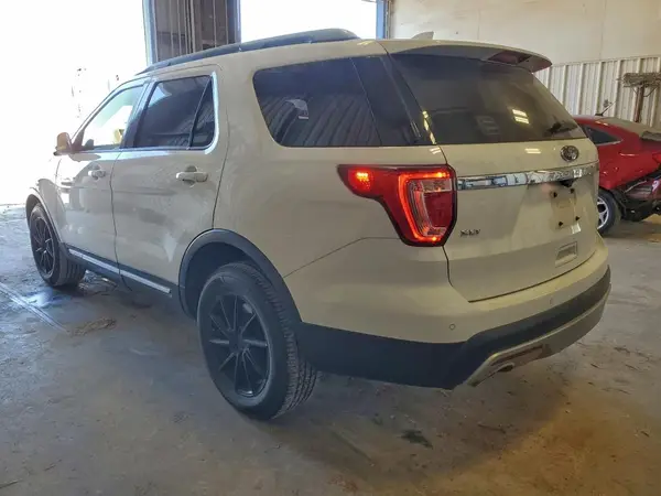 1FM5K7D80HGD86930 2017 FORD EXPLORER - Image 2