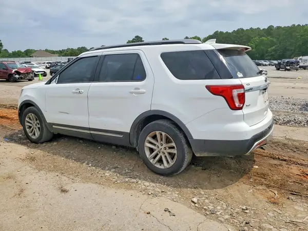 1FM5K7D80HGD95921 2017 FORD EXPLORER - Image 2