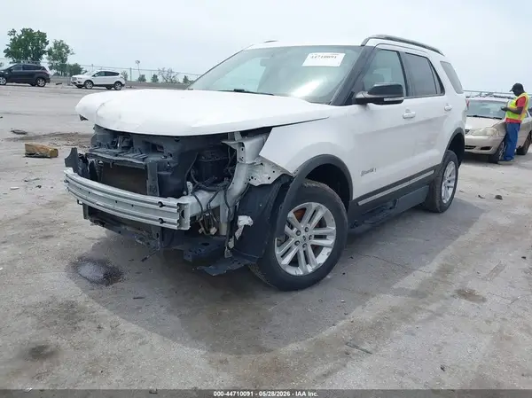 1FM5K7D80HGE13849 2017 FORD EXPLORER - Image 2