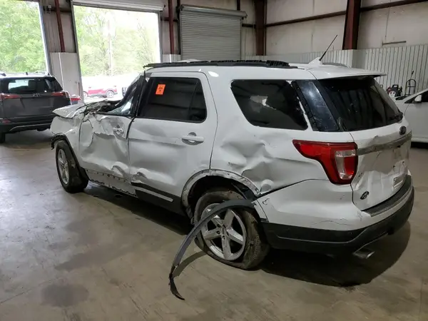 1FM5K7D80JGA90943 2018 FORD EXPLORER - Image 2