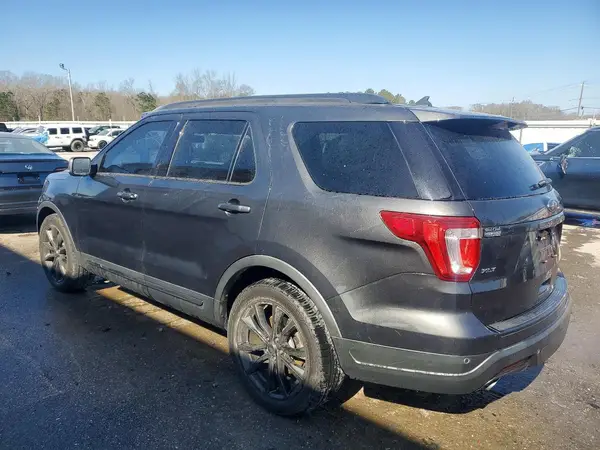 1FM5K7D80JGB15694 2018 FORD EXPLORER - Image 2