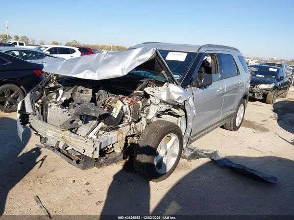 1FM5K7D80KGB21318 2019 FORD EXPLORER - Image 2