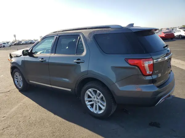 1FM5K7D81HGB00132 2017 FORD EXPLORER - Image 2