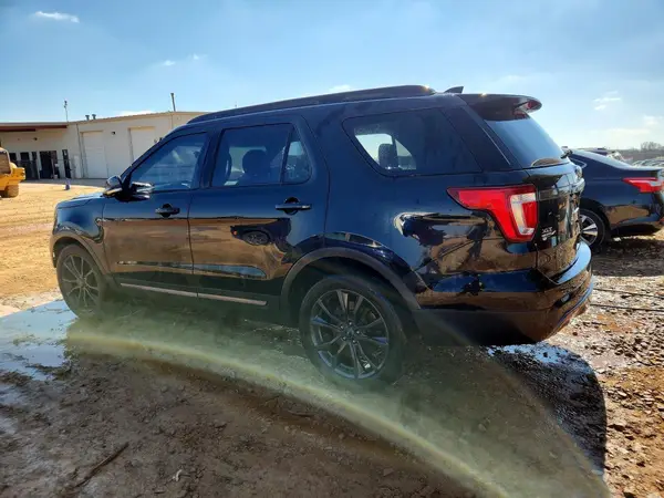 1FM5K7D81HGB12801 2017 FORD EXPLORER - Image 2