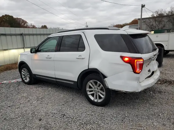 1FM5K7D81HGB19280 2017 FORD EXPLORER - Image 2