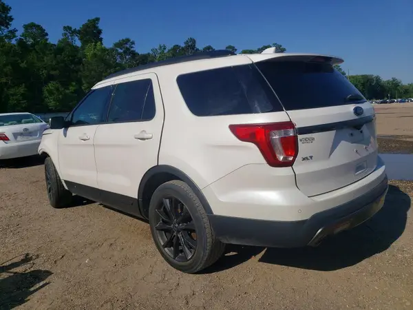 1FM5K7D81HGB50030 2017 FORD EXPLORER - Image 2