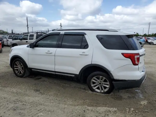 1FM5K7D81HGC05723 2017 FORD EXPLORER - Image 2