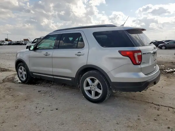 1FM5K7D81JGA76601 2018 FORD EXPLORER - Image 2