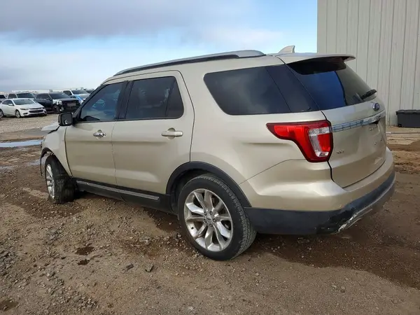 1FM5K7D82HGA27238 2017 FORD EXPLORER - Image 2