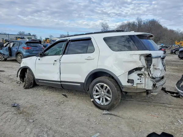 1FM5K7D82HGA44962 2017 FORD EXPLORER - Image 2