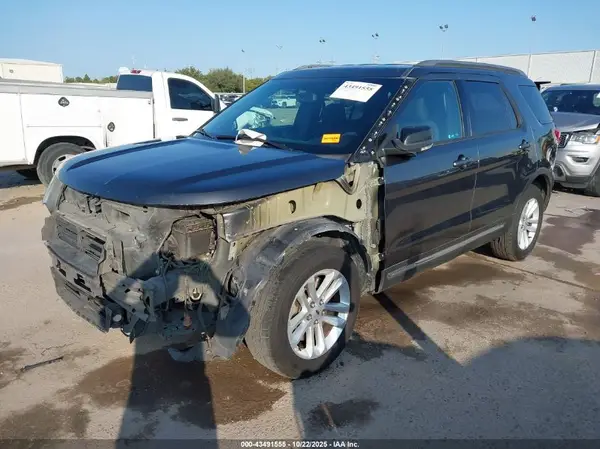 1FM5K7D82HGA46629 2017 FORD EXPLORER - Image 2