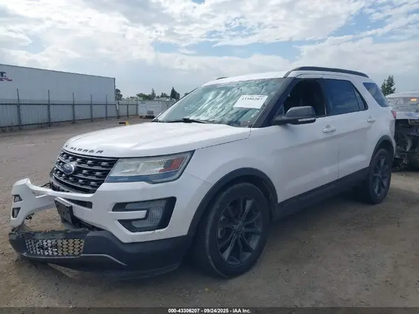 1FM5K7D82HGA69828 2017 FORD EXPLORER - Image 2