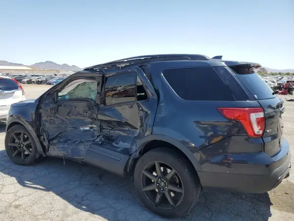 1FM5K7D82HGA70137 2017 FORD EXPLORER - Image 2