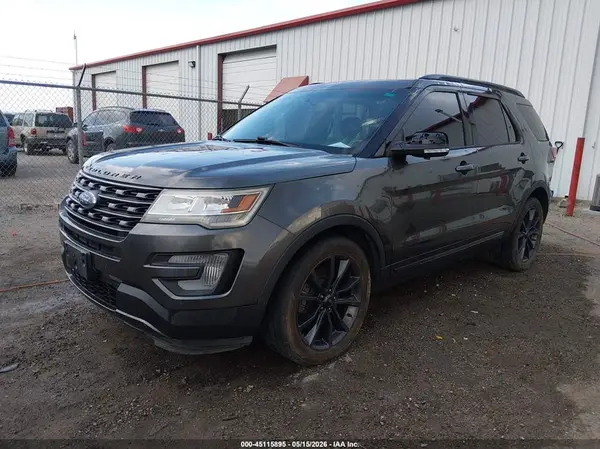 1FM5K7D82HGB14217 2017 FORD EXPLORER - Image 2
