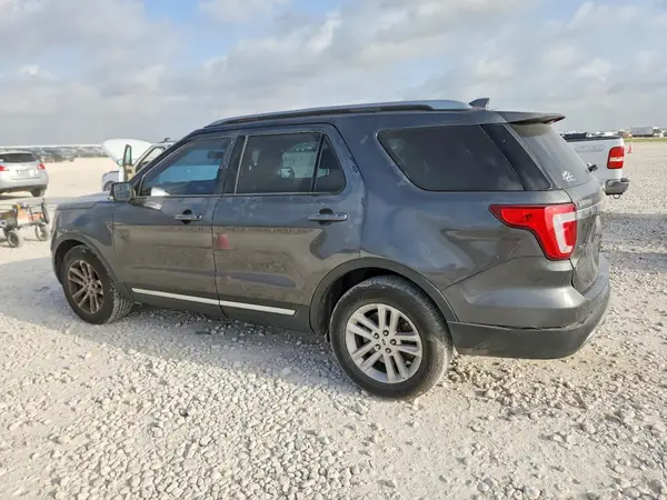 1FM5K7D82HGB45662 2017 FORD EXPLORER - Image 2