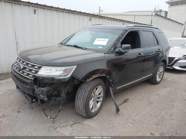 1FM5K7D82HGB52319 2017 FORD EXPLORER - Image 2
