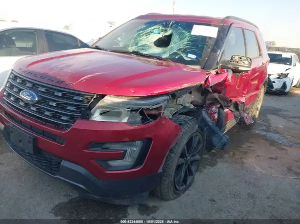 1FM5K7D82HGC13121 2017 FORD EXPLORER - Image 2