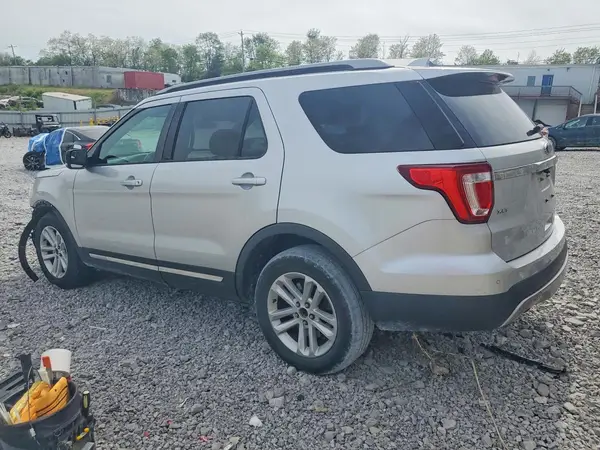 1FM5K7D82HGC19632 2017 FORD EXPLORER - Image 2