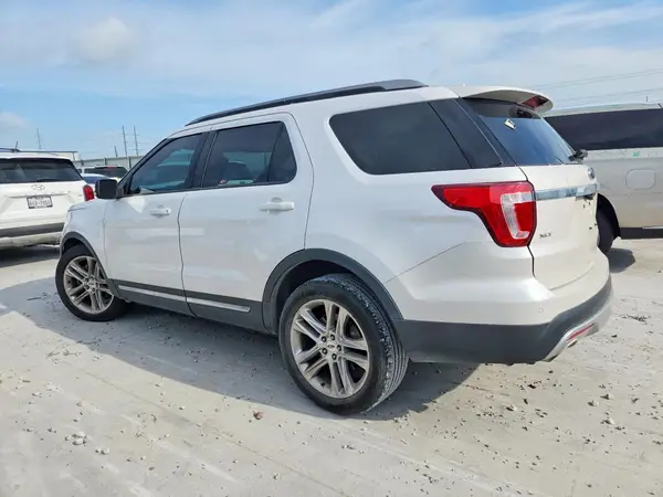 1FM5K7D82HGC76252 2017 FORD EXPLORER - Image 2