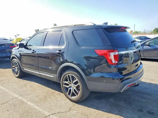 1FM5K7D82HGD03921 2017 FORD EXPLORER - Image 2